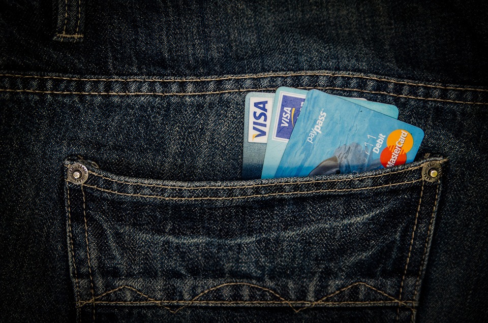 Visa vs. Mastercard: Which Credit Card Network is Right for You?